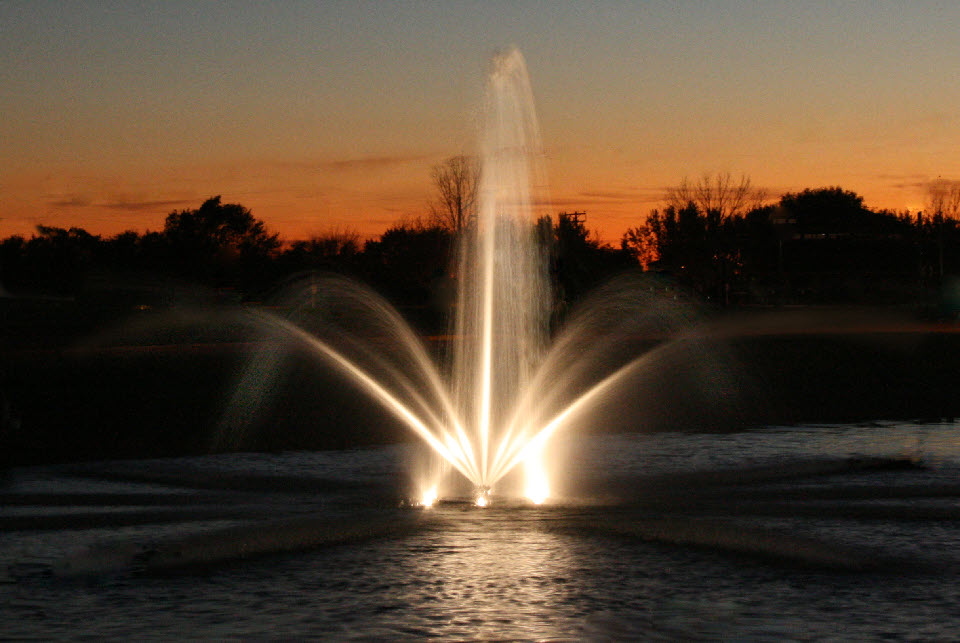 3 HP Kasco floating fountain with Madrone premium nozzle and 6 lights.